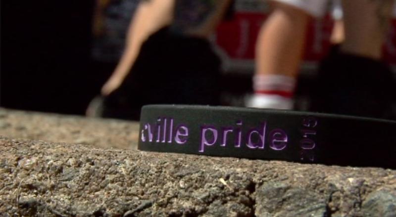 Portland's LGBTQ community holds vigil for Orlando victims