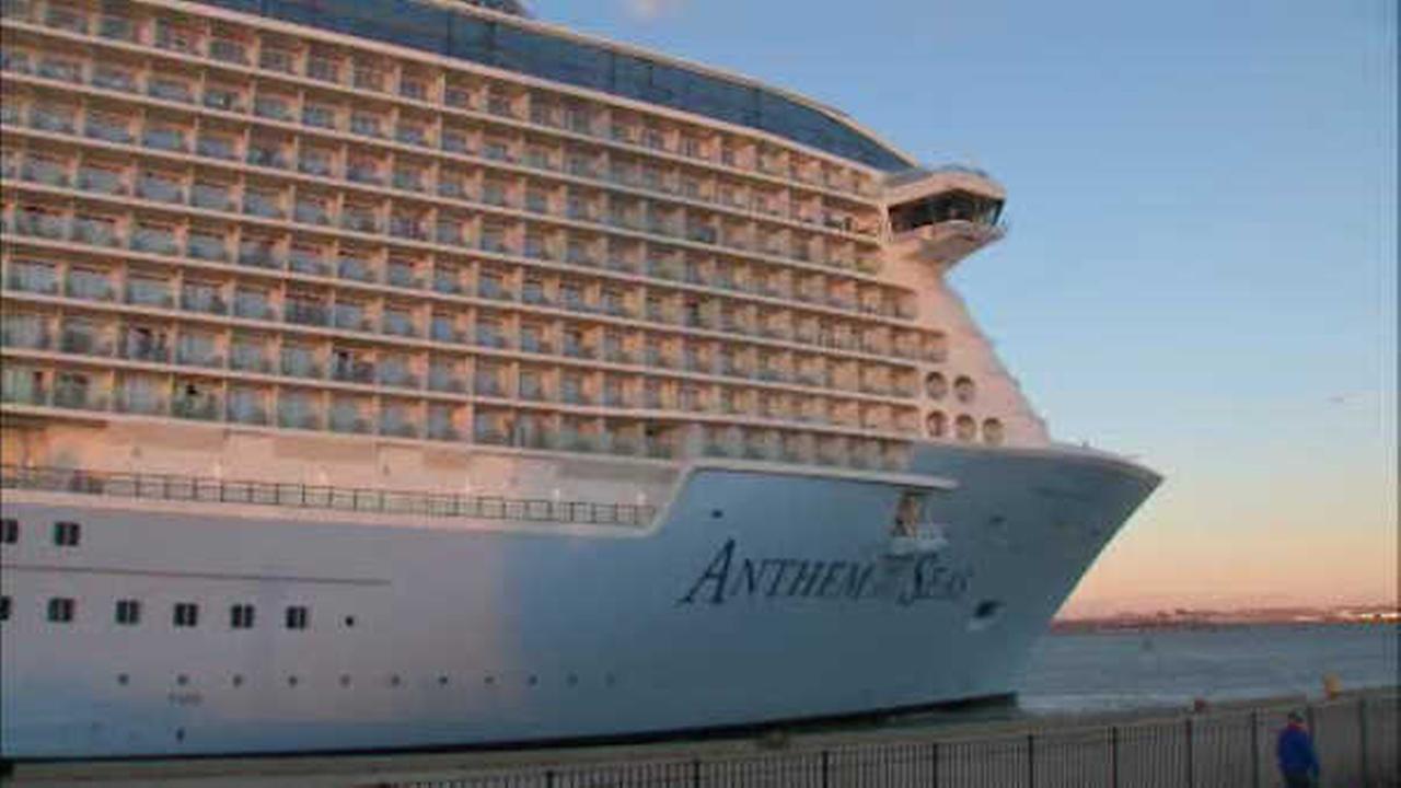 Cruise ship that was damaged in storm turns around again