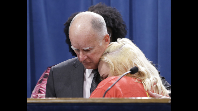 California governor signs historic minimum wage bill