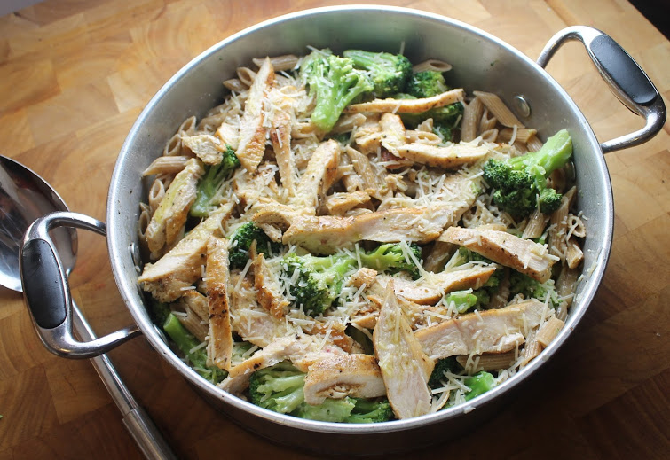 Broccoli chicken alfredo skillet