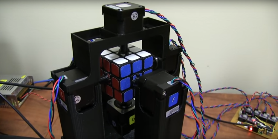 Watch this robot solve a Rubik's Cube in 1 second